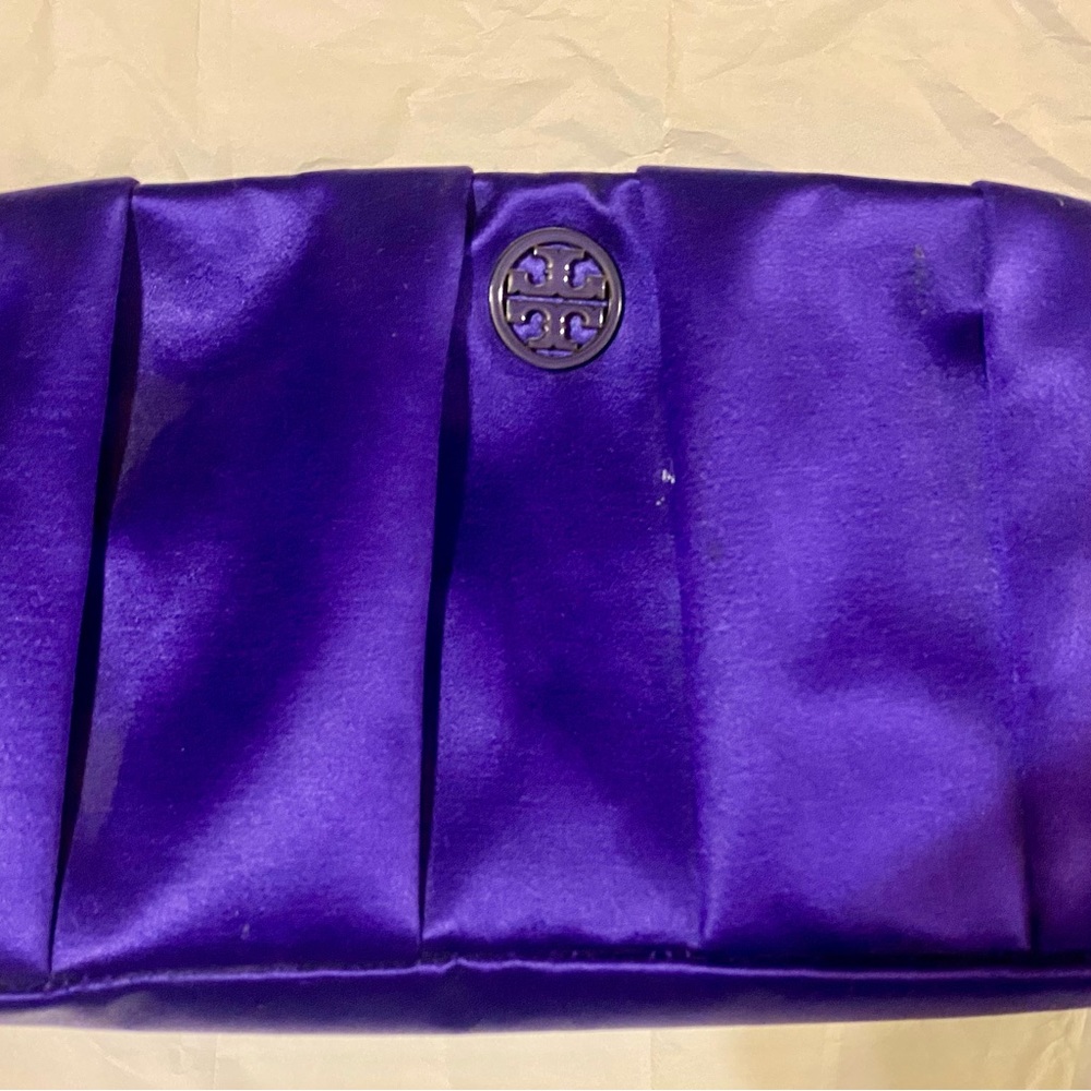 Tory Burch Silk Cotton Kendrick Clutch in Jupiter Purple.  Vintage 2011.
